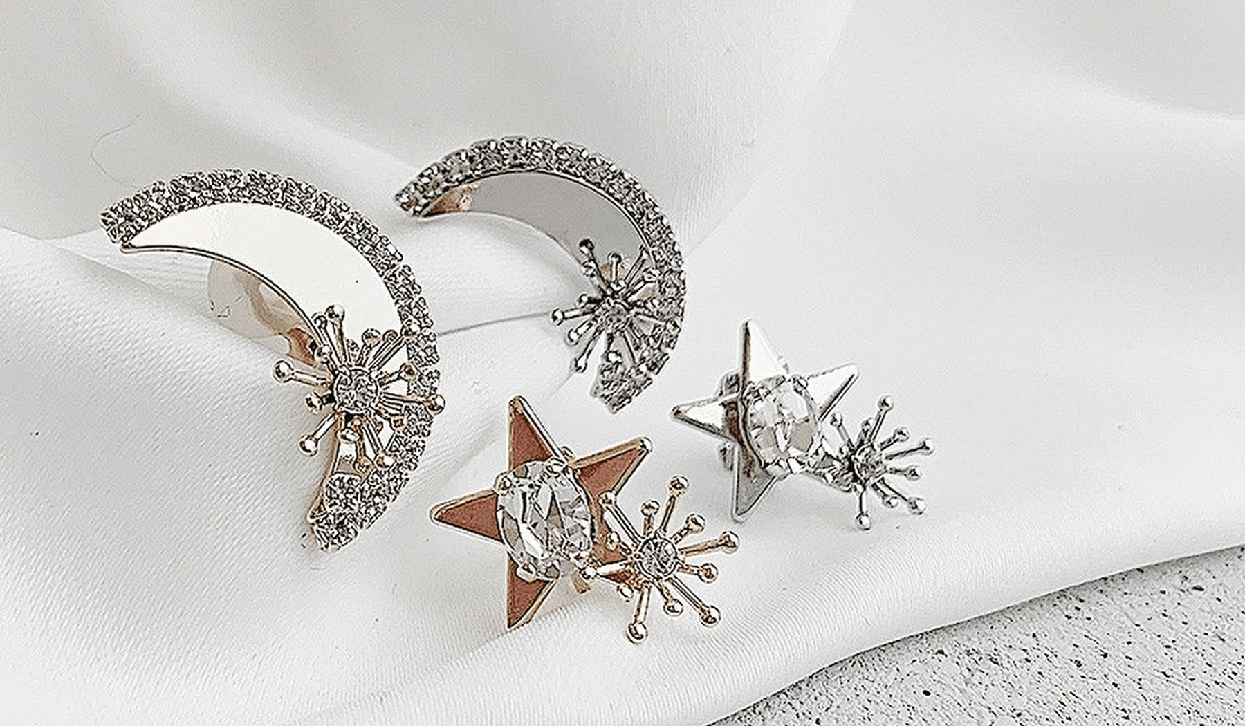 太陽と月が紡ぐ物語を纏う、iroy.(アイロイ) の月アクセサリー - iroy.