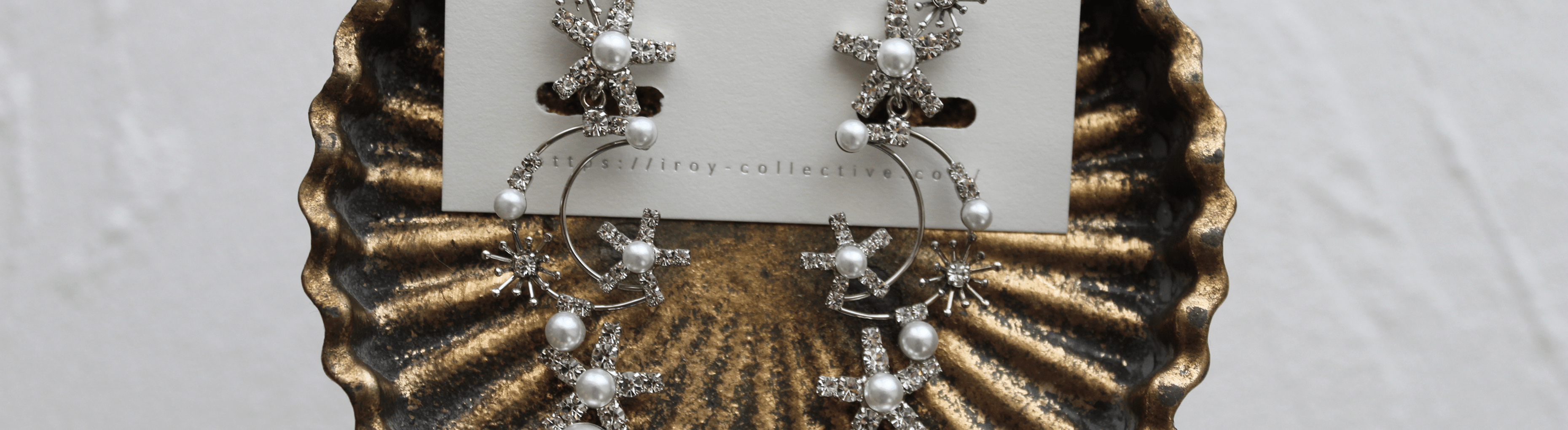 月のアクセサリー - iroy.